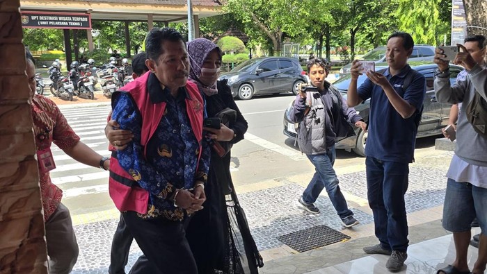 Eks Kadis Dikbud Ngawi M aufiq Agus Susanto ditahan penyidik Kejari terkait kasus korupsi dana hibah bidang pendidikan