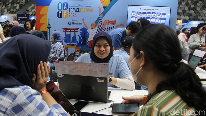 GATF 2024 Ramai Dikunjungi Warga Warga memadati pameran Garuda Indonesia Travel Festival (GATF) 2024 di Istora Senayan, Jakarta, Jumat (29/11/2024). Acara travel festival ini akan berlangsung selama tiga hari yakni Jumat-Minggu, 29 November hingga 1 Desember 2024.