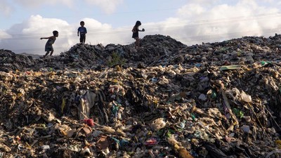 Memprihatinkan! Gunungan Sampah Plastik Mengancam Filipina