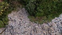 Filipina disebut sebagai salah satu negara penghasil limbah plastik terbesar di dunia, berdasarkan laporan terbaru.