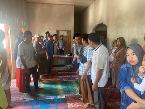 Tangis Keluarga Sambut Dua Jenazah PMI Ilegal Korban Lakalantas di Malaysia