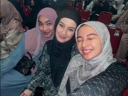 7 Potret Cantik Kimberly Ryder Berhijab, Ikut Kajian Hingga Jadi Model
