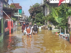 Banjir Tak Kunjung Surut di Kampung Bojong Asih, Warga Harap Ada Solusi