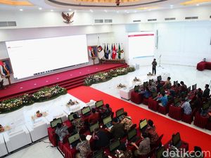 Potret KPU Pantau Rekapitulasi Suara Pilkada 2024