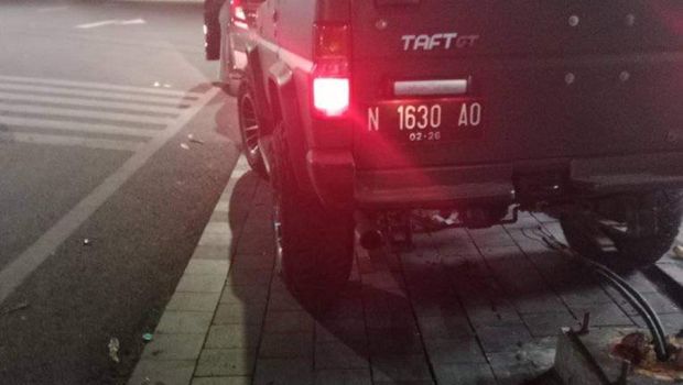 lampu di Kaytangan Heritage rusak tertabrak mobil