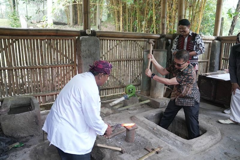 Lestarikan Warisan Sunda, Fadli Zon Resmikan Museum Kujang di Bogor