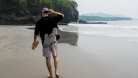 Tak lupa Maarteen Paes pun mengabadikan momennya saat berada di pantai. (Instagram/@maartenpaes)