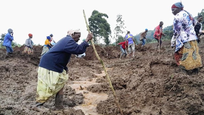 Longsor Maut Hancurkan Desa Uganda, 15 Tewas dan 113 Hilang Bencana tanah longsor di Distrik Bulambuli, Uganda, menewaskan 15 orang dan menyebabkan 113 hilang. Upaya penyelamatan terkendala oleh jalan yang terputus.