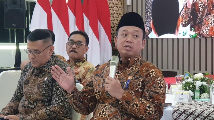 Menteri ATR/BPN Nusron Wahid dan Wamen ATR/BPN Ossy Dermawan di Gedung Kementerian ATR/BPN