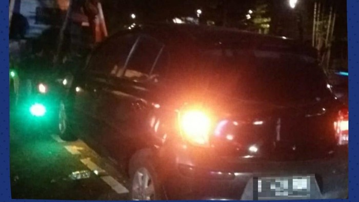 Mobil Tabrak Pohon di Pakubuwono, Jaksel