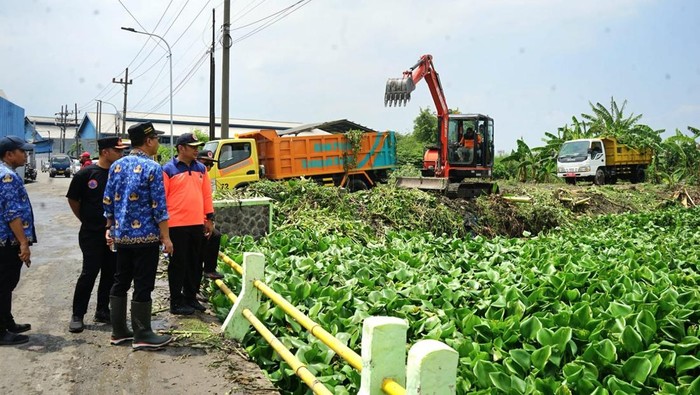 Pembersihan Kali Buntung Sidoarjo