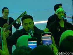 Sal Priadi Ramaikan Penjualan Perdana Oppo Find X8 Series