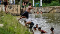 Sayangnya situ tersebut belum dikelola dengan baik, seperti infrastruktur penunjang yang belum memadai. 