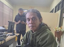Tampang Pria Bawa Parang Ngamuk di Depan Rumah Bupati Soppeng