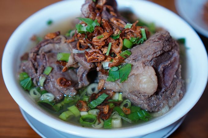 Slurrp! Gurih Hangat 10 Sop Janda dengan Iga Tebal nan Empuk