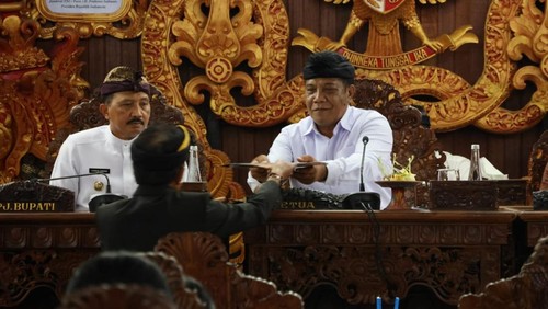 Sidang paripurna pengesahan Ranperda APBD 2025 Klungkung menjadi perda, Jumat (29/11/2024). (Foto : Putu Krista/detikBali).