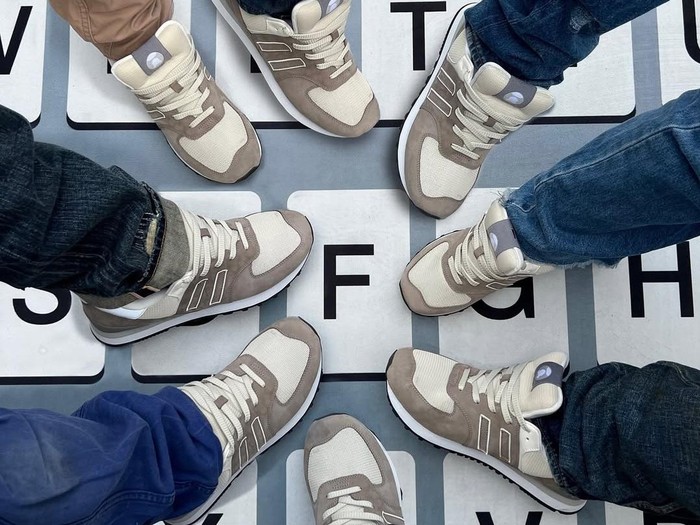 Sneakers Emoji Apple