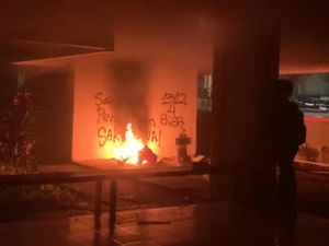 Video: 32 Mahasiswa yang Diamankan saat Pembakaran FIB Unhas Dipulangkan