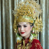 Beby Tsabina bersama pasangannya, Rizki Natakusumah, menikah pada Juni 2024. Keduanya menggelar resepsi dengan adat Aceh. Foto: dok. Instagram