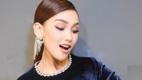 Ayu Ting Ting membawa pulang piala dari kategori Kolaborasi Dangdut Paling di Hati dan Video Klip Dangdut Terbaik. Foto: Instagram Ayu Ting Ting