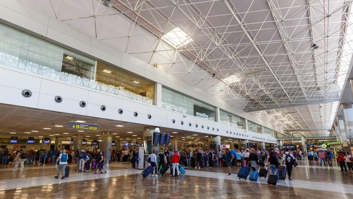 Bandara Tenerife Selatan, Spanyol
