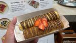 Soft Crepes Topping Stroberi ala Jepang yang Lembut Legit
