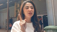 Dewi Perssik Tegaskan Hoax Video Usir Irish Bella dan Suami