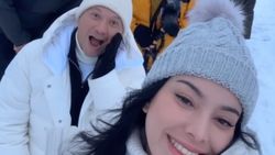 Potret Gading Marten Liburan Bareng Medina Dina, Nikmati Aurora di Norwegia