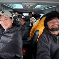 Gading Marten dan Medina Dina tampaknya tengah menikmati liburan bersama ke Norwegia. Momen kebersamaan keduanya dibagikan melalui akun Instagram masing-masing. Foto: Instagram/@medinadinaaa/@gadiiing