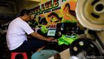 Ini Dia, Pelukis Spanduk Pecel Lele nan Ikonik
