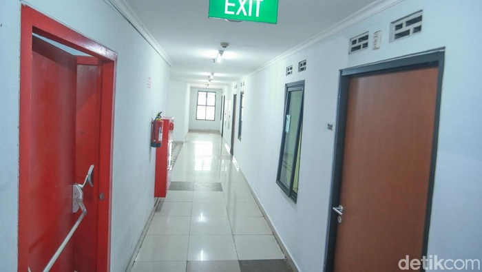 Warga kolong jembatan Jelambar Baru direlokasi ke Rusun Rawa Buaya. Bentuknya tipe 36 dengan 2 kamar tidur, 1 kamar mandi dan 1 dapur, Sabtu (30/11/2024).