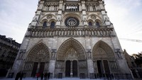 Katedral Notre-Dame akan resmi dibuka kembali pada 7 Desember 2024 setelah mengalami renovasi besar-besaran pascakebakaran pada 2019. AP/Sarah Meyssonnier