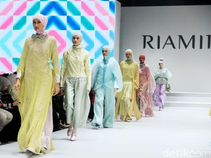 15 Tahun Berkarya, Ria Miranda Nostalgia Lompat Tali di Koleksi Terbaru