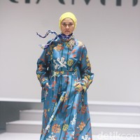 Koleksi terbaru desainer Ria Miranda ditampilkan dalam RiaMiranda Annual show 2025. Ria Miranda yang sudah 15 tahun berkarya mengangkat tema Binar dan Lompatali dalam fashion show yang yang digelar di Hotel Intercontinental, Pondok Indah, Jakarta Selatan, Jumat [29/11/2024].  Foto: Mohammad Abduh/detikcom.