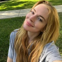 Sebelumnya wajah pemain ‘Mean Girls’ tersebut memang sering jadi perdebatan. Beberapa menuduh Lindsay telah melakukan operasi plastik dan tindakan-tindakan kosmetik yang membuatnya wajahnya terlihat berbeda. Namun kini ia mendapat pujian karena tampak semakin cantik dan awet muda. Foto: Instagram Lindsay Lohan