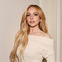 Sementara itu, Dr. Jonathan Sykes menambahkan bahwa Lindsay mungkin menjalani perawatan laser untuk mengatasi pigmentasi dan tekstur kulit. Foto: Instagram Lindsay Lohan