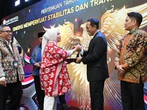 Pemkab Lombok Timur Raih Penghargaan Mitra Strategis Terbaik BI