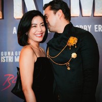 Penampilannya yang seakan tak menua mencuri atensi di gala premiere film yang digelar di Mall Epicentrum, Jakarta Selatan, pekan lalu. Foto: Instagram/@lutob