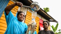 Setiap bulannya, mampu memproduksi 40-50 liter minyak kelapa untuk konsumsi keluarga. 