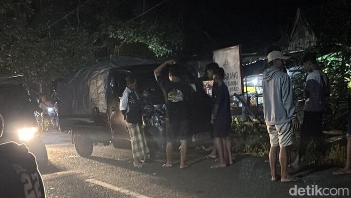 Pemotor di Bone terlibat tabrakan dengan mobil pikap.