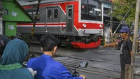 Penutupan perlintasan sebidang ini sebagai langkah pencegahan kecelakaan dan peningkatan keselamatan di jalur kereta api.  