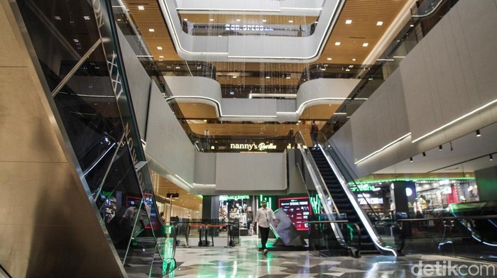 Jakarta kini punya Agora Mall yang terletak di Thamrin Nine. Mal ini bisa jadi one stop solution bagi masyarakat yang ingin menghabiskan libur akhir pekan.