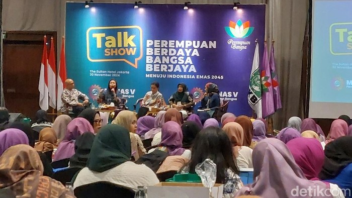 Wakil Menteri Pemberdayaan Perempuan dan Perlindungan Anak (Wamen PPA) Veronica Tan dalam diskusi Perempuan Bangsa di Hotel Sultan, Jakarta (Rumondang/detikcom)