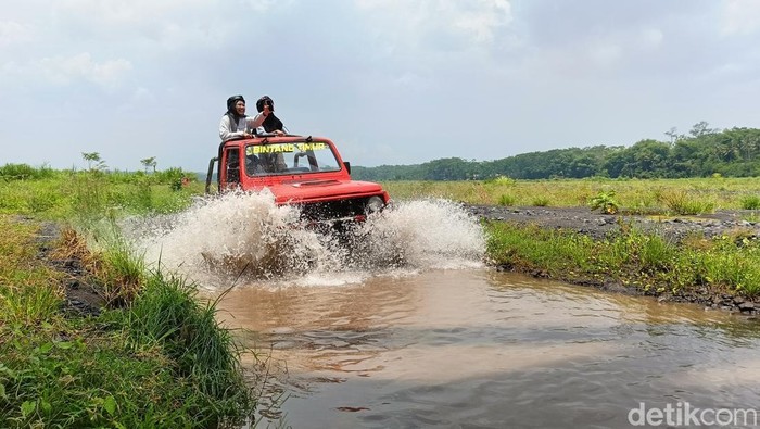 Wisata long bridge jeep tour Menyusuri Sungai di Lintasan Off Road