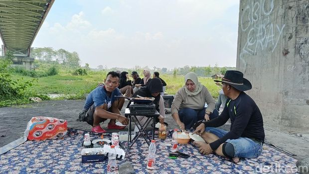 Wisata long bridge jeep tour Menyusuri Sungai di Lintasan Off Road