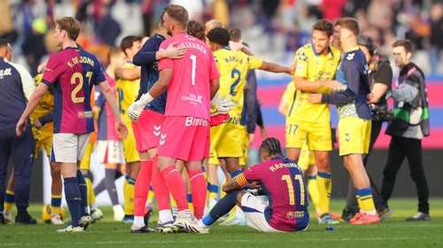BARCELONA, SPAIN - NOVEMBER 30: Raphinha of FC Barcelona reacts at full-time following the teams defeat in the LaLiga match between FC Barcelona and UD Las Palmas at Estadi Olimpic Lluis Companys on November 30, 2024 in Barcelona, Spain. (Photo by Alex Caparros/Getty Images)