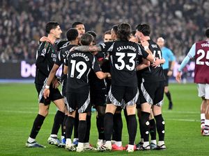 Arsenal Mau Nikmati Duel Liverpool Vs Man City