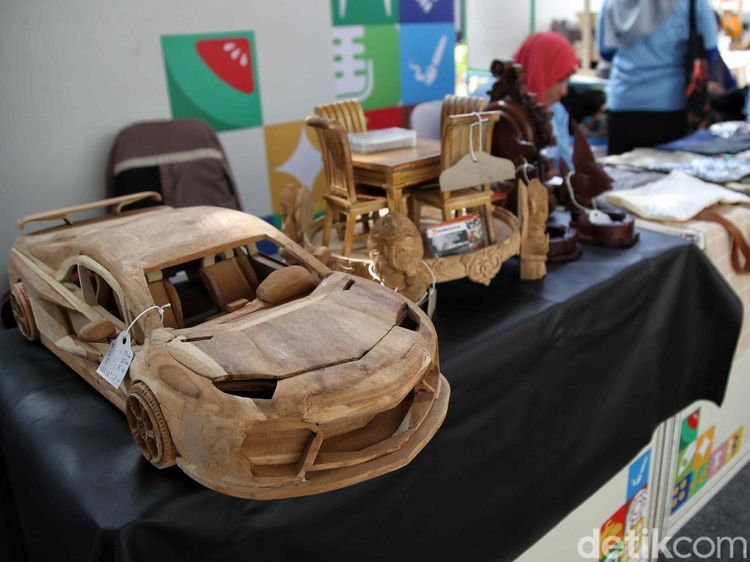 Beragam Produk UMKM Dipamerkan dalam Hari Disabilitas Internasional