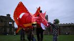 Meriah! Parade Lentera di Bolsover Inggris