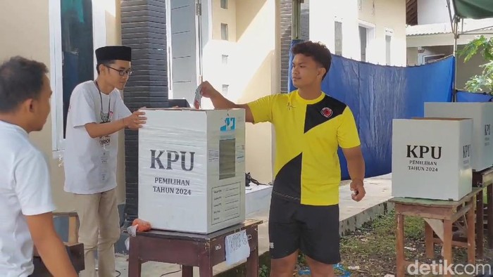 Coblosan ulang khusus Pilbup di TPS 04 Batu Ampar Guluk-Guluk Sumenep.